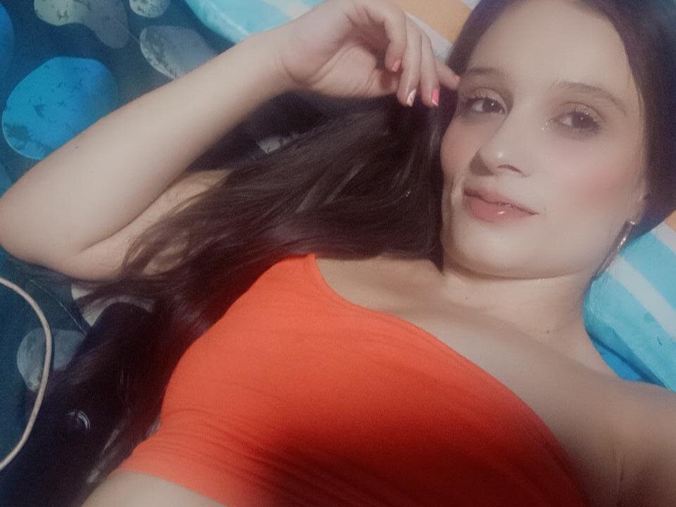 Live sex webcam photo for JessieKent24 #289789233