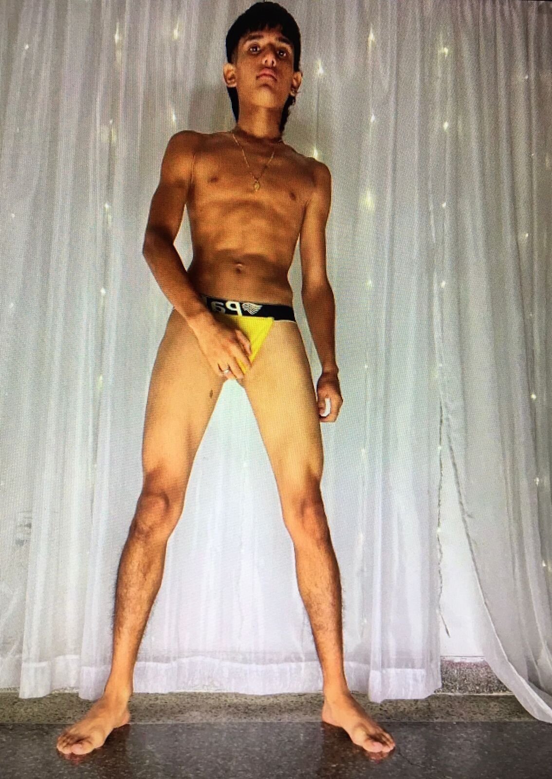 Cris_curry
