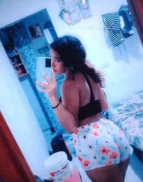Yian_curly profile