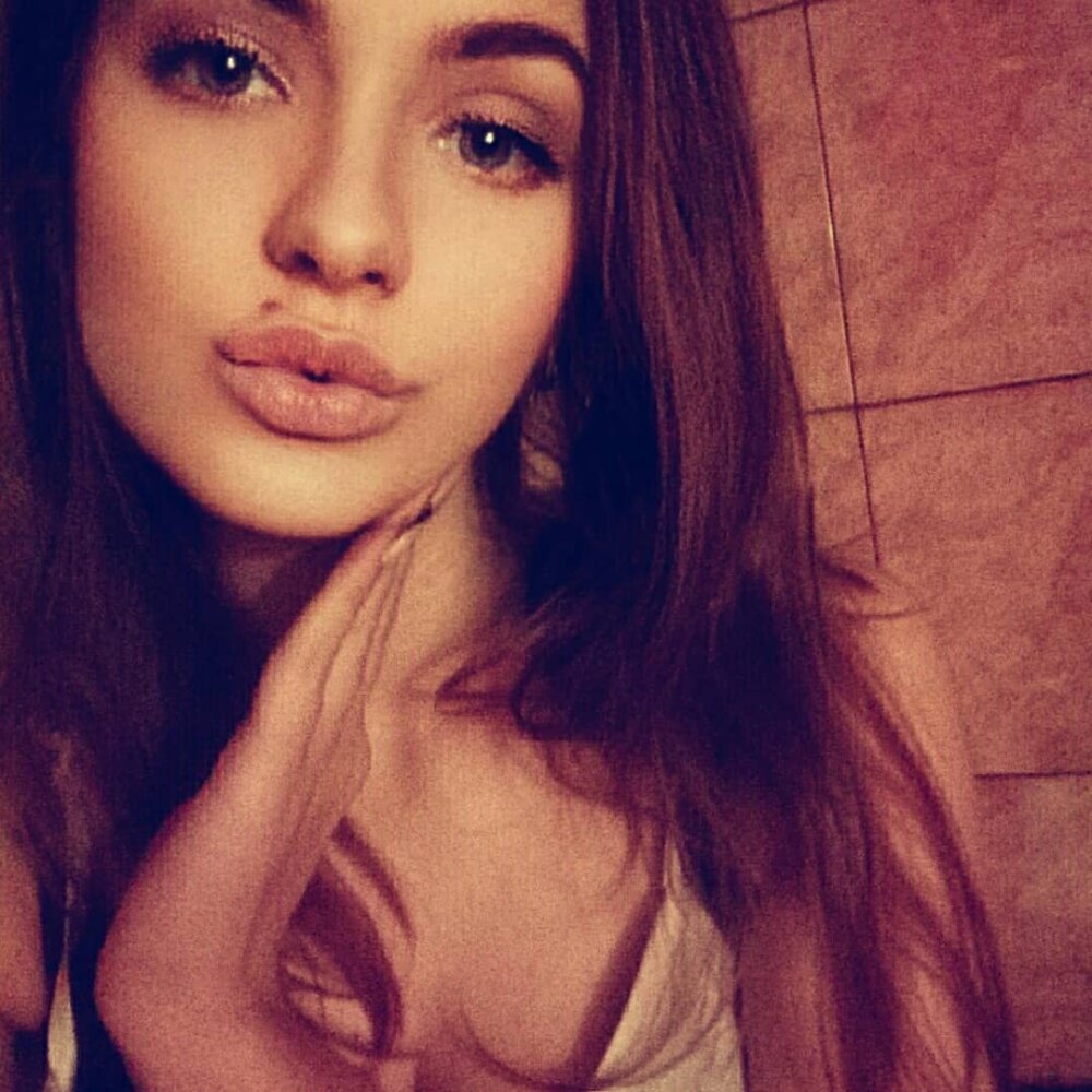 Cherry_Cake Webcam Show | strip.chat