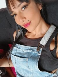 maiaratutti303av's webcam live show