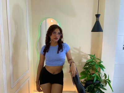 free adult web cam Molly Fox19