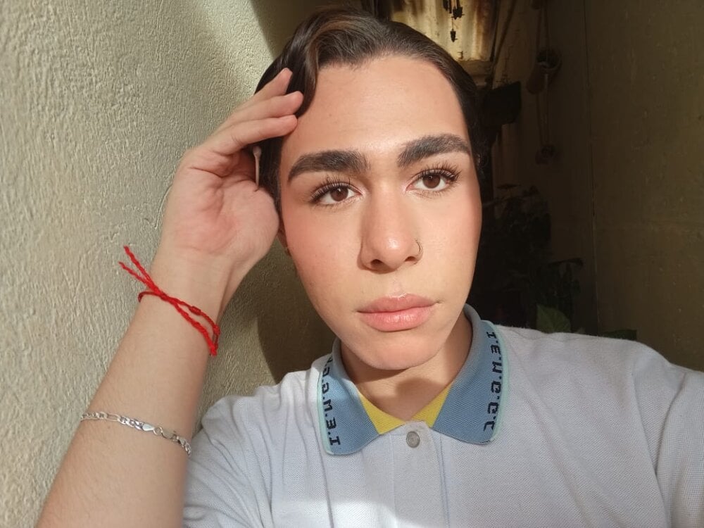 alexis_ferri from stripchat