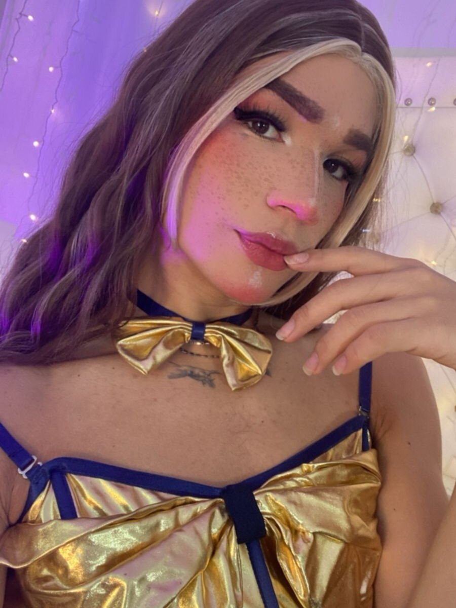 saskia_secret's Offline XXX Chat