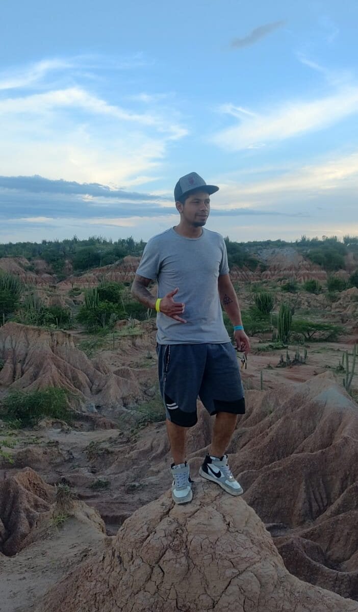 felos_and_ashley profile