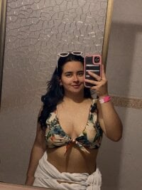 HANNAHBAKER00's webcam live show