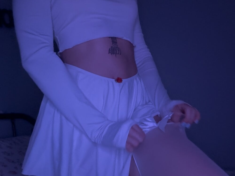 rudecam.live nikkiekitty livesex profile in straight cams