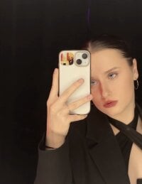 GillGillM's webcam live show