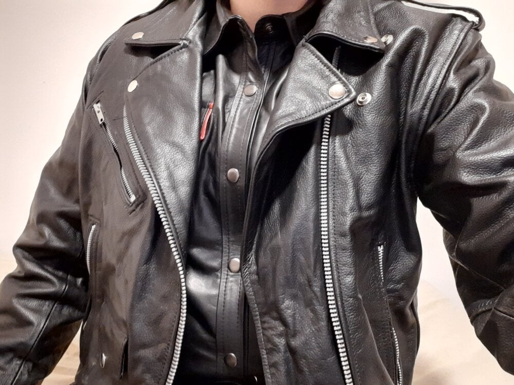 Chatroom XXX hors ligne de Marcusl12@xh