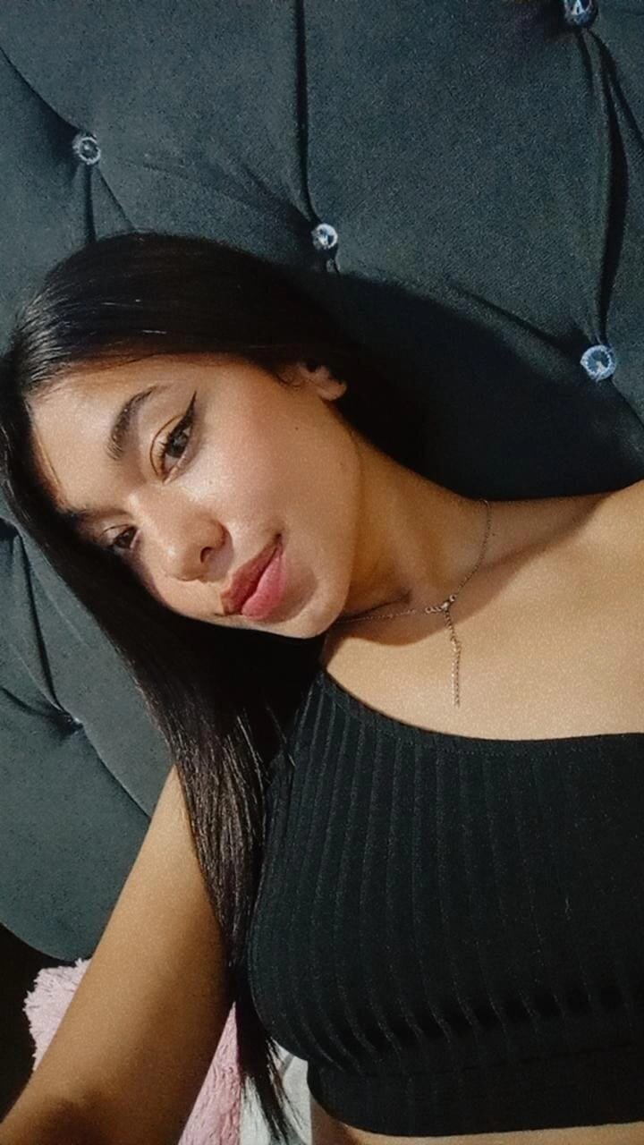 Emma_Johnson69