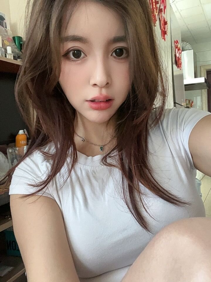 Xiaoxue03 Offline XXX-Chat