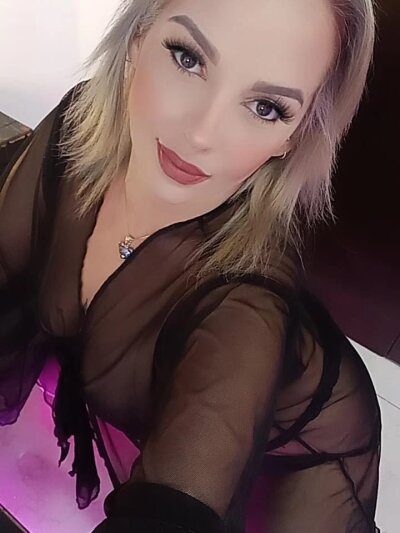 AliGoldBottoms private show