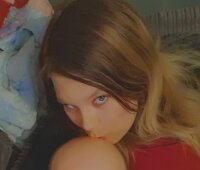 ChelseaOF's Offline Chat Room