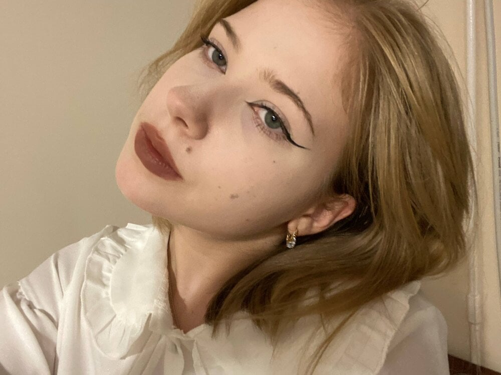 annie_blush profile