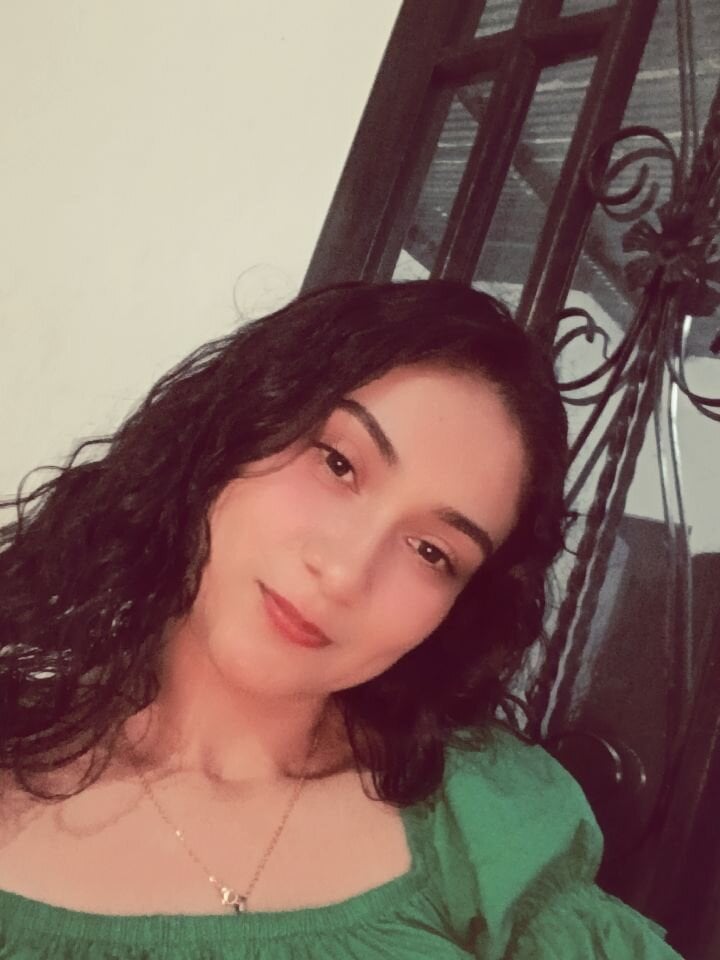 watchgirlcam.com sarasophia246 livesex profile in chamber-of-secrets cams