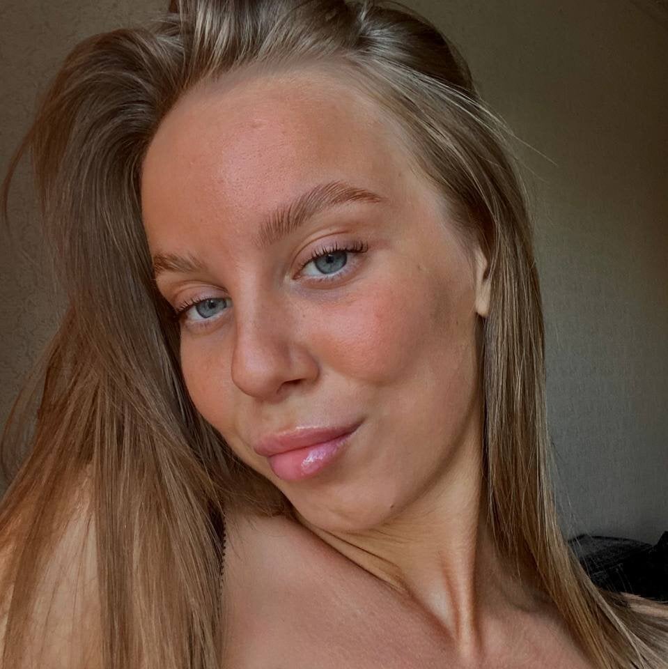 stripchat verona_brens webcam profile pic via sexlivecamsites.com