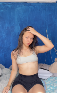 Model MishaSalgero