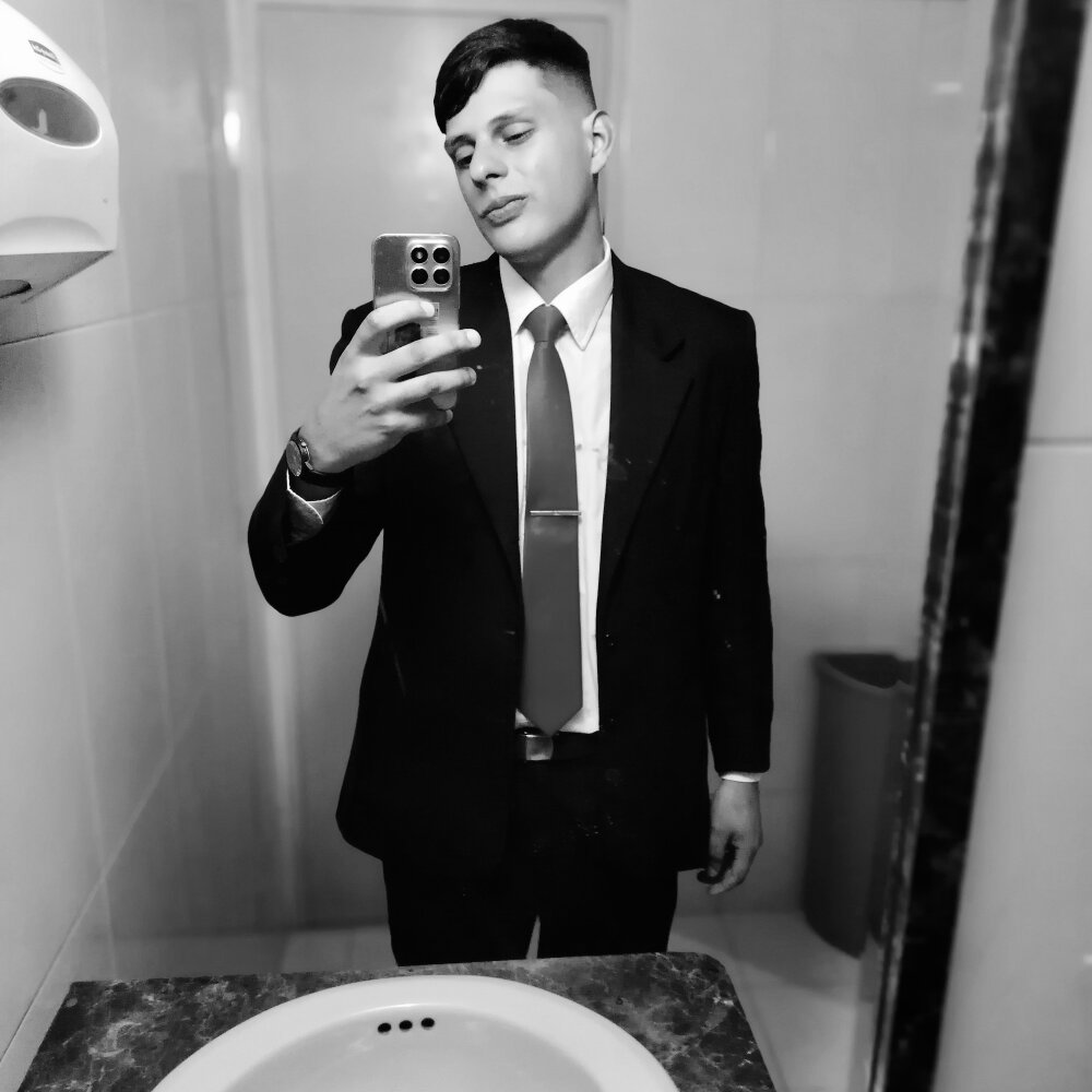 Danielztwq's Offline XXX Chat