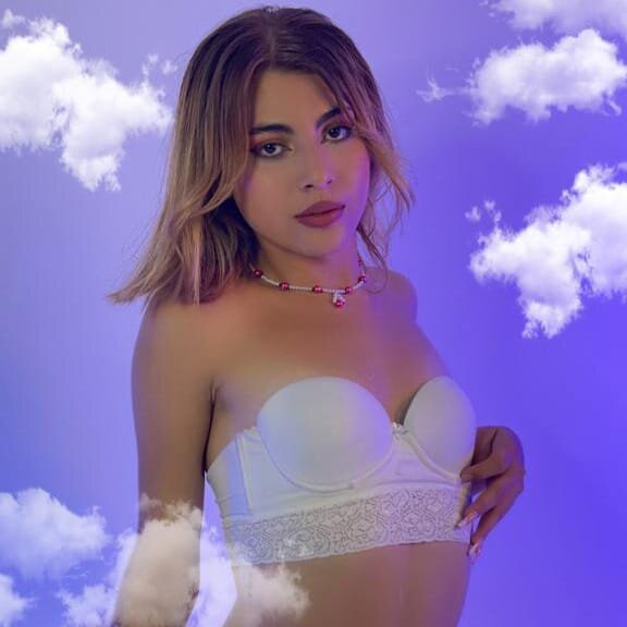 Live sex webcam photo for _sweet_lu #288603622