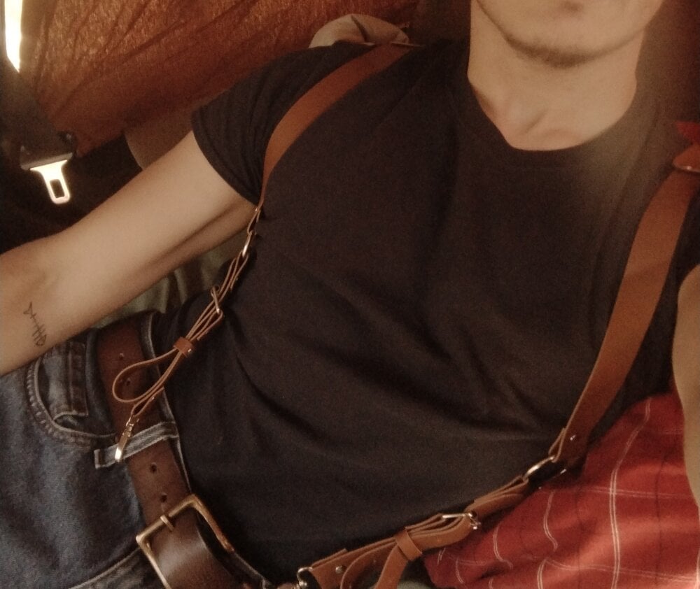 adamjaeger from stripchat