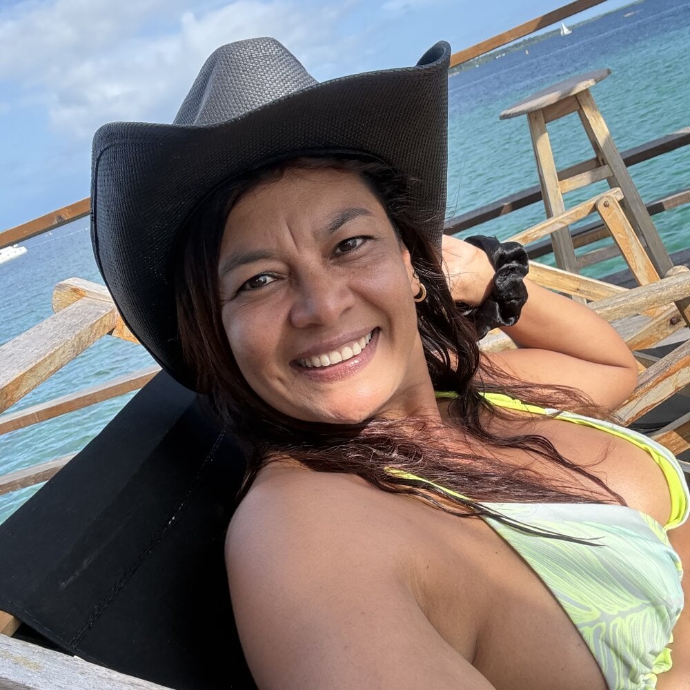 Chat +18 off-line de YadiraOrozco