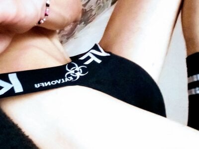 benni_vanni_men from stripchat