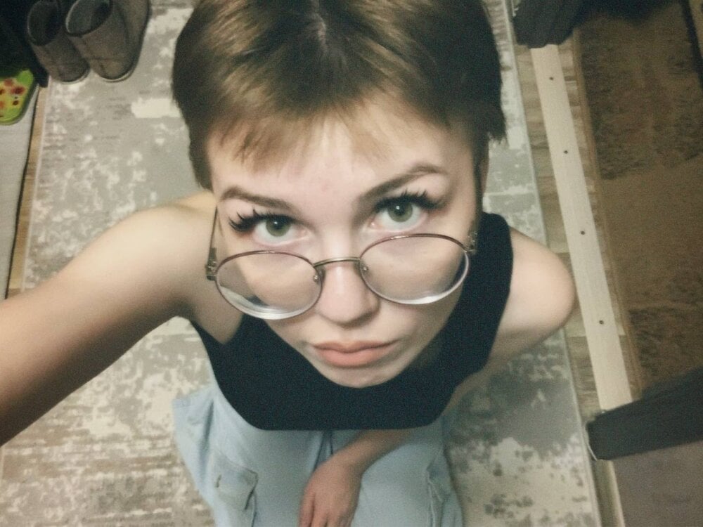 ElviaDanley's Offline XXX Chat