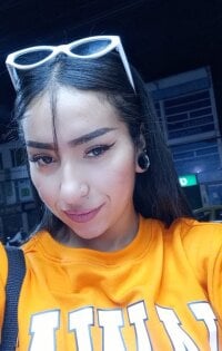 SamPokett 现场性爱视讯表演