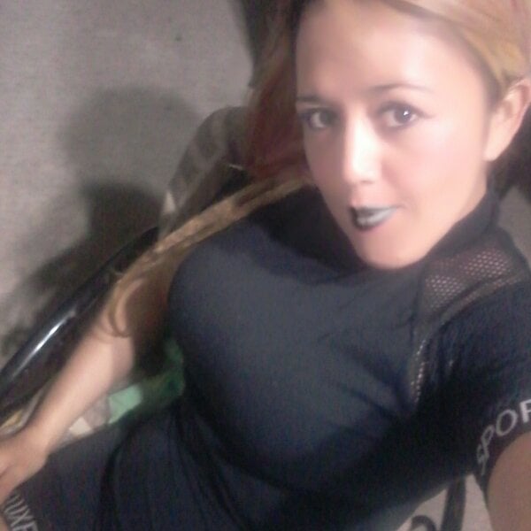 lunasexy25's Offline XXX Chat