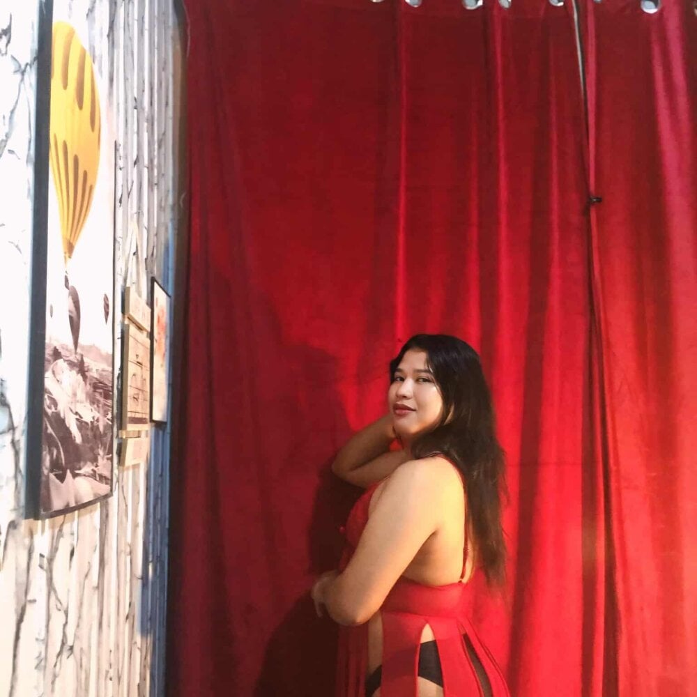 transgender_yanna from stripchat