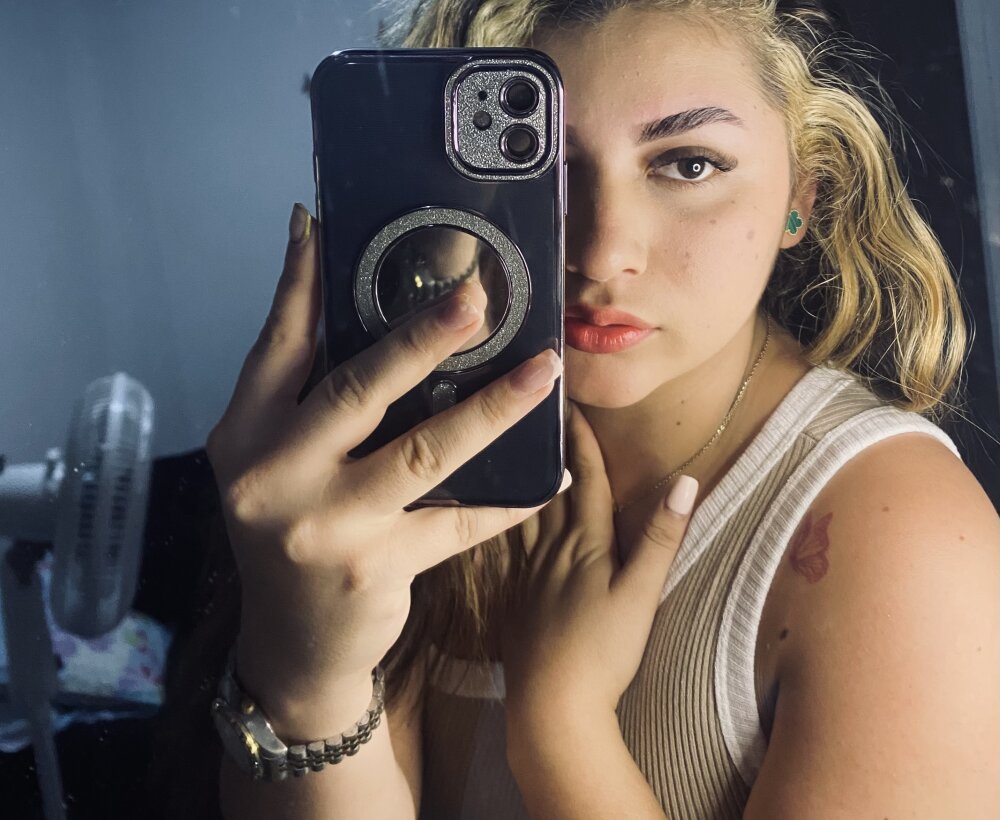 Charlott_wellsm profile