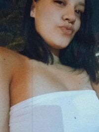 cutepetitee's webcam live show