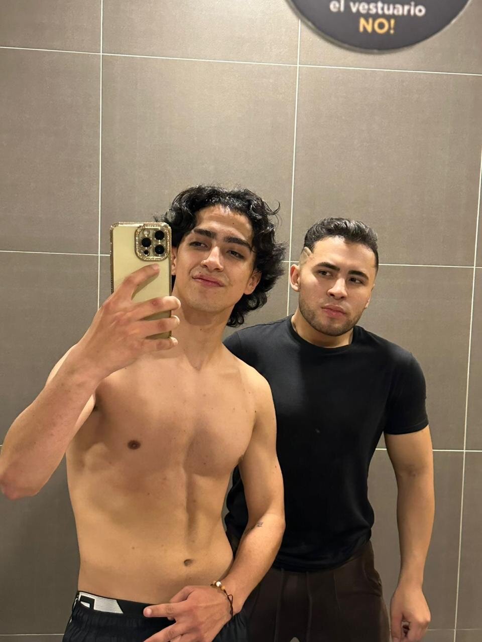 aron_chase