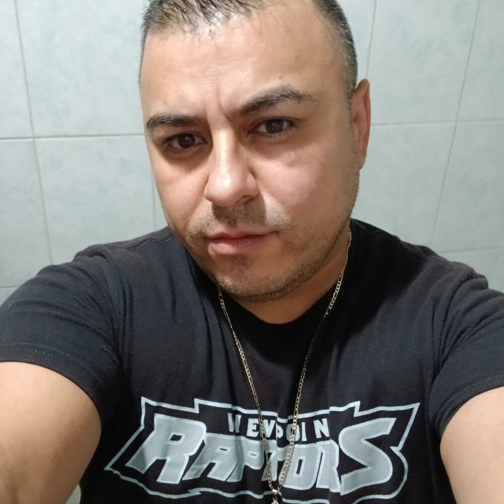 romiroom from stripchat