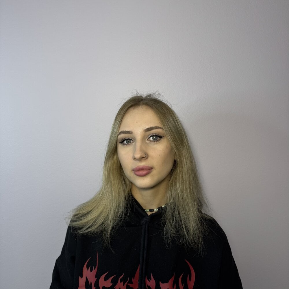 mega-camsex.com carynkilbourn livesex profile in polish cams