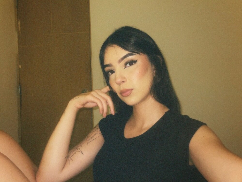 stripchat kassandr4_ webcam profile pic via coupleslivesex.com