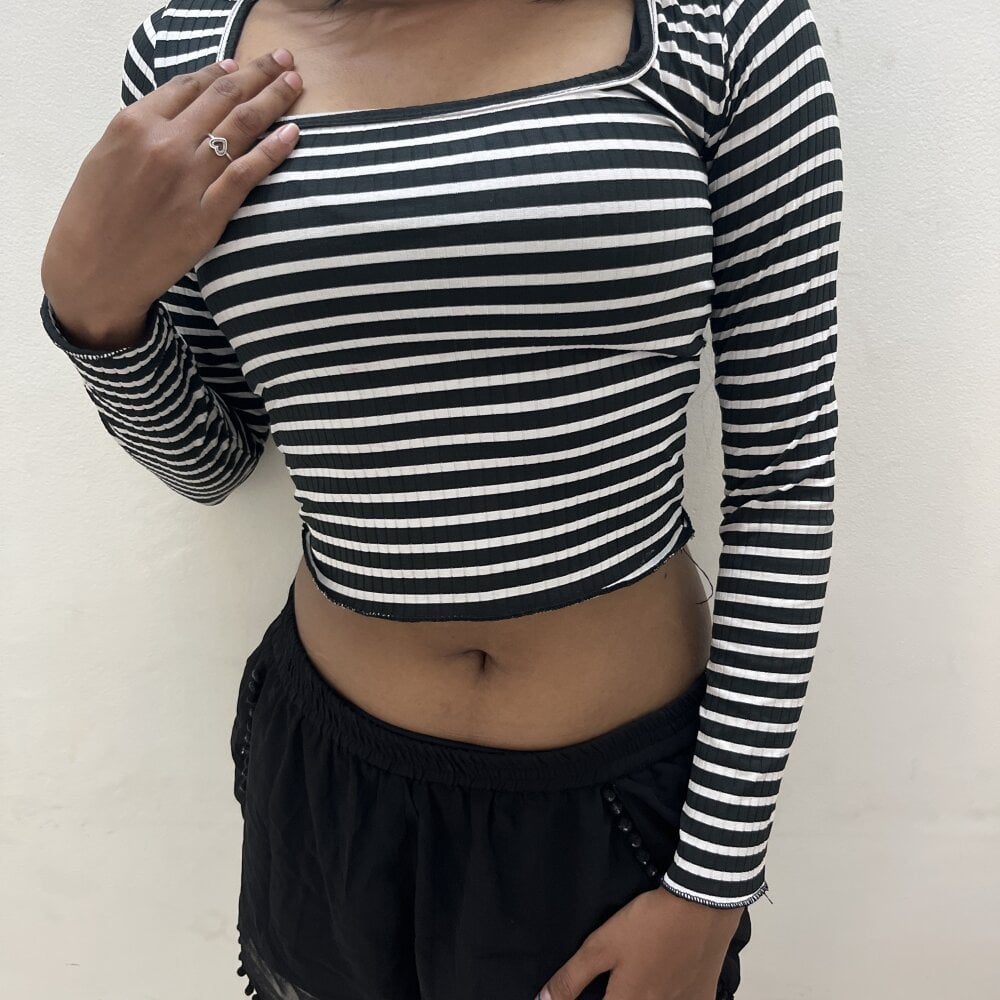 watchgirlcam.com hey-pooja livesex profile in granny cams