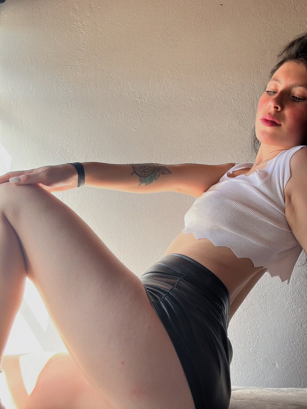 coupleslivesex.com mia_salinass livesex profile in midget cams