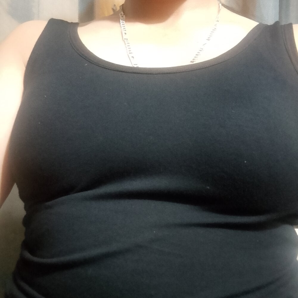 sexchat-joy.com maikha08 livesex profile in in-a-place-full-of-orgasms cams