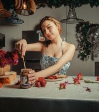 TheTeen_Eliza's Offline Chat Room