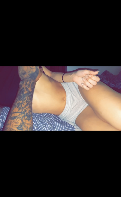 rose_waters 🖤 live webcam