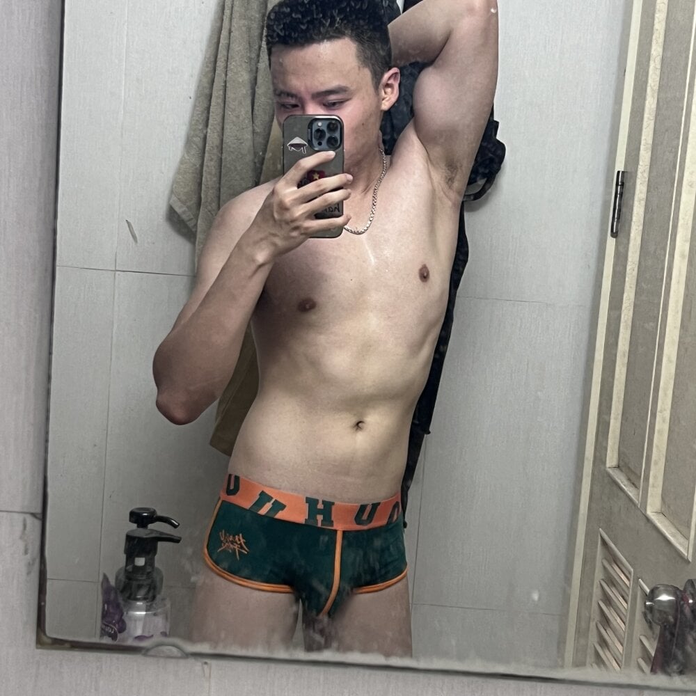 anhduc2k55 from stripchat