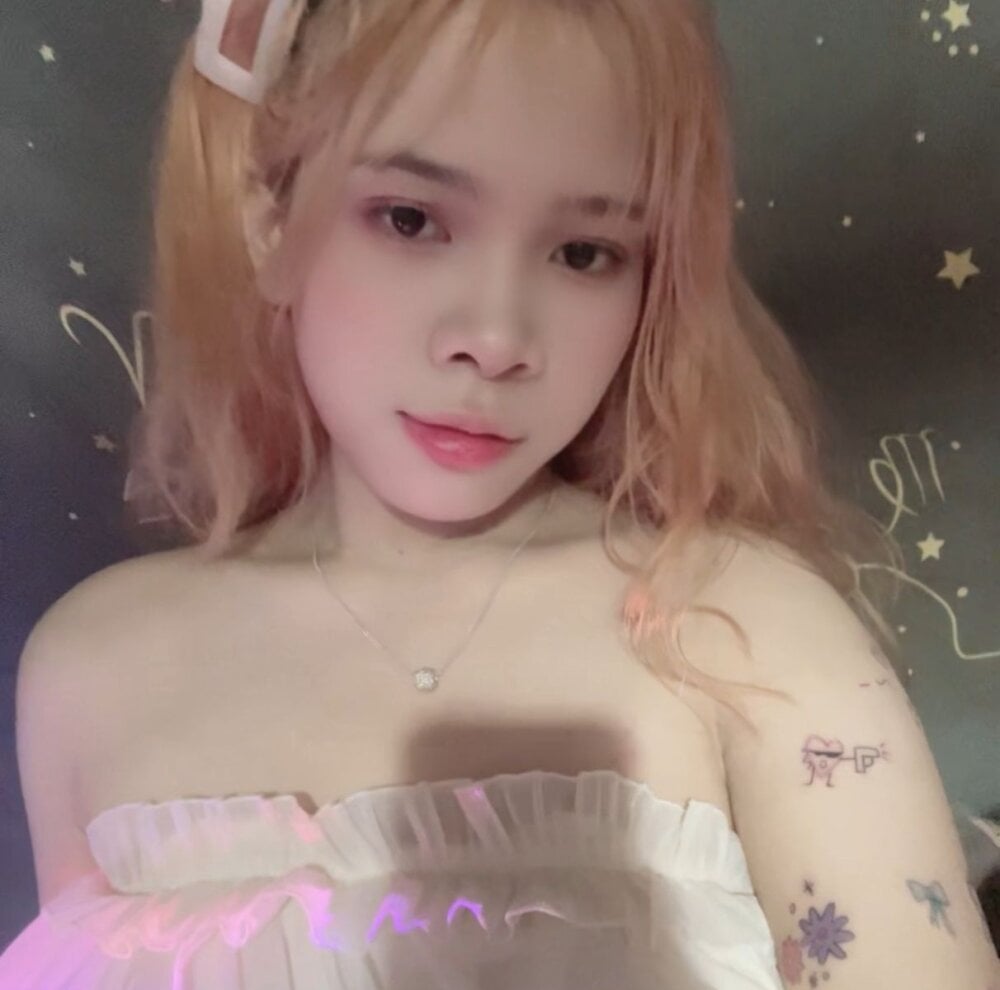 stripchat zinkyly webcam profile pic via rudecam.live