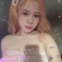 ZinkyLy's webcam live show