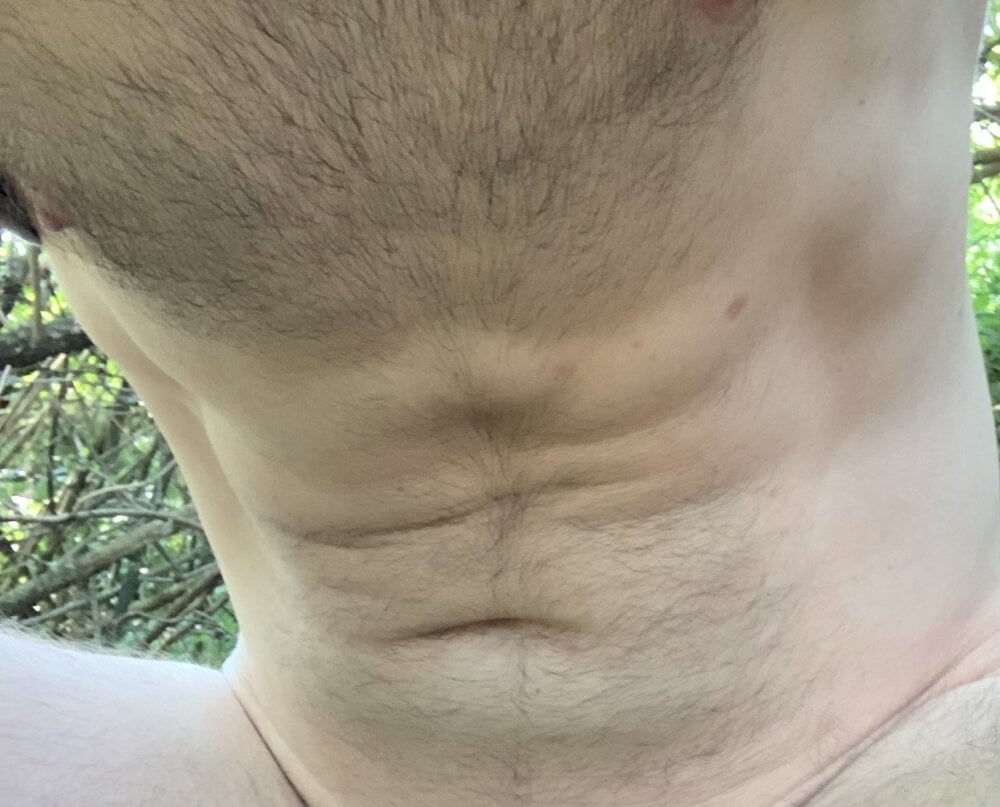 skinnyriscky from stripchat