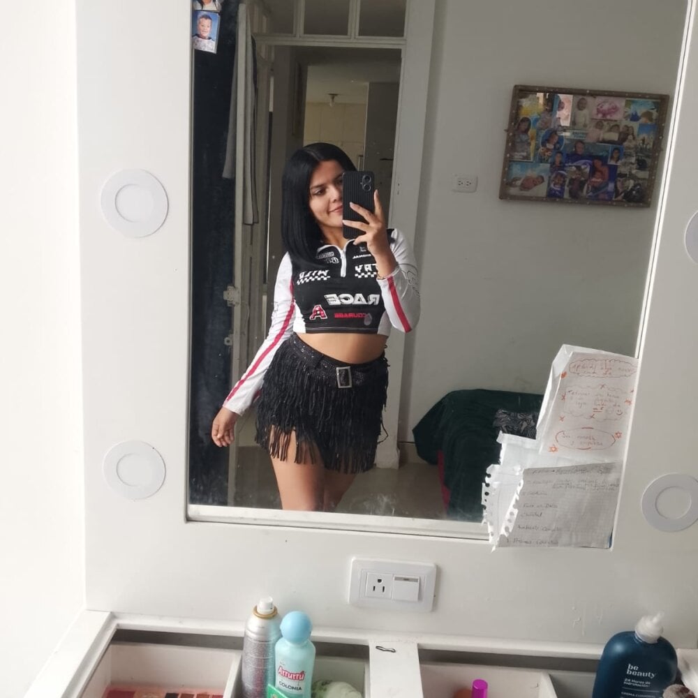 livesex.fan twerkgirl-coral livesex profile in nylon-country-please-dont-ask cams