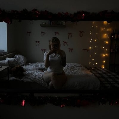 -02- Couple Young Adult Webcam
