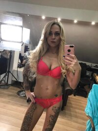 SarahSorrente's Offline Chat Room