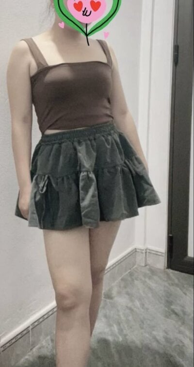Heli-i Female Asian Striptease Cam