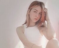AdinaSalivan's Offline Chat Room